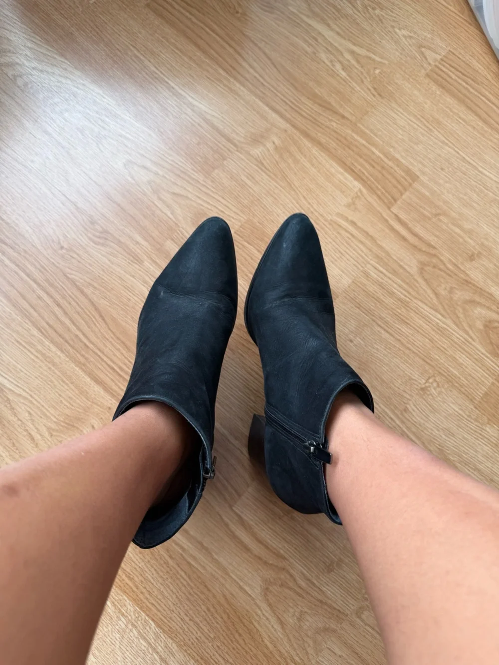 Vince Camuto Kathrina black leather ankle boots